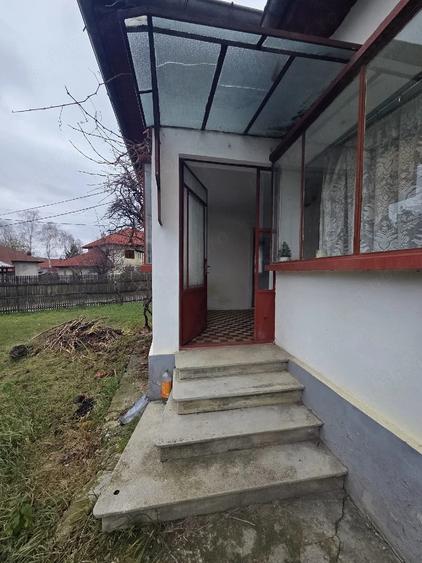 Casă cu 5 camere cu Teren 1000 Mp în Central