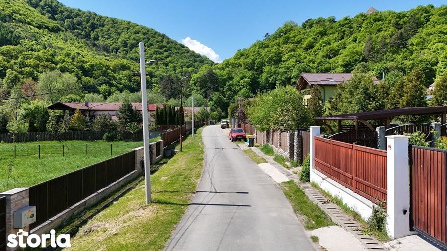 Teren intravilan cu utilitati Sub-Cetate - Cisnadioara - 2