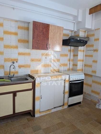 Apartament cu 2 camere decomandat, mobilat în Central