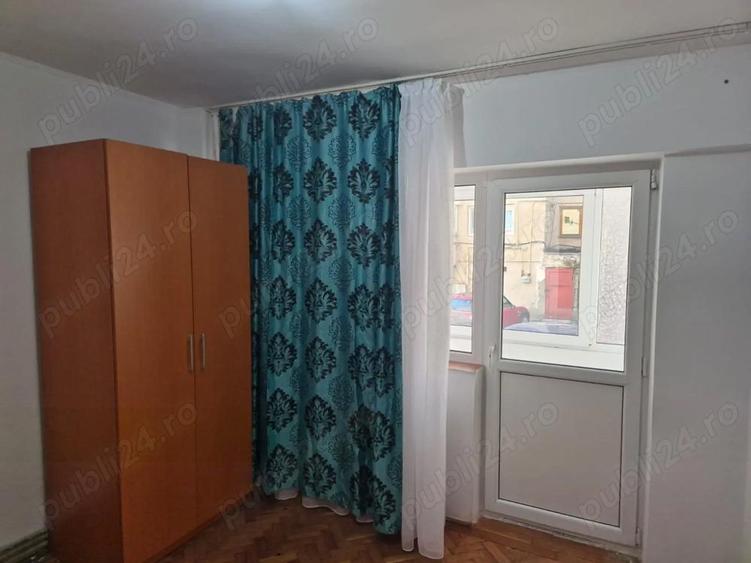 Apartament cu 3 camere în Traian