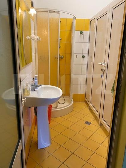 Casă individuală cu 4 camere cu Teren 200 Mp în Central