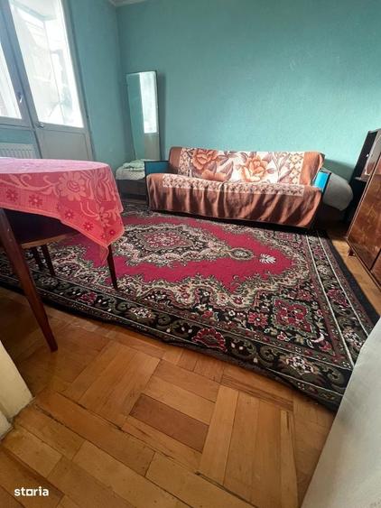 Apartament cu 3 camere semidecomandat în Micro 19