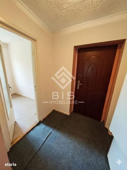 Apartament cu 3 camere semidecomandat în Decebal