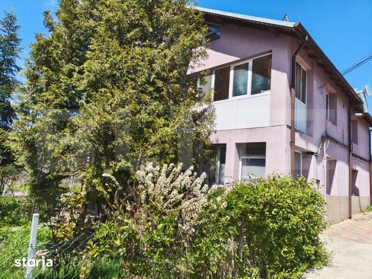 Casă cu 10 camere cu Teren 2714 Mp în Glod