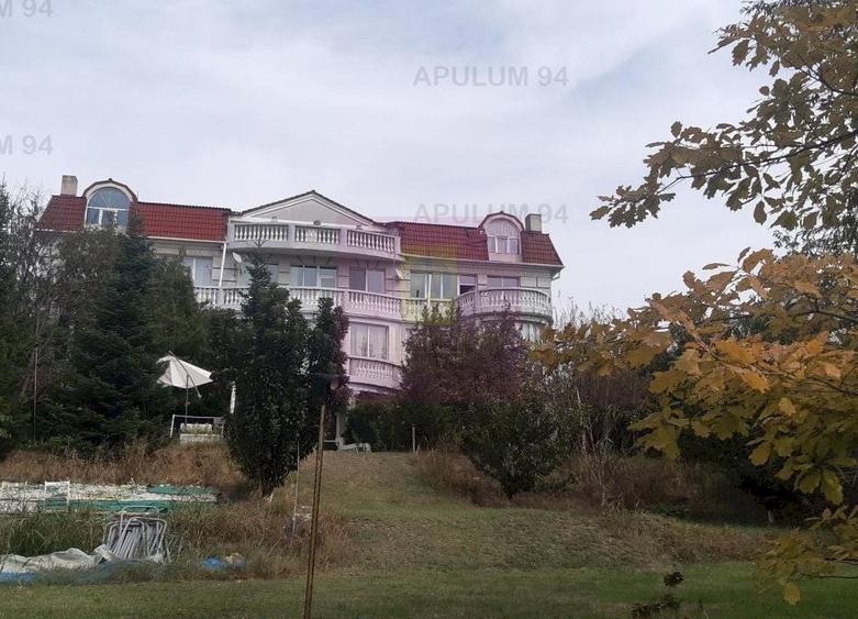 Casă individuală cu 15 camere decomandat cu Canalizare în Băneasa