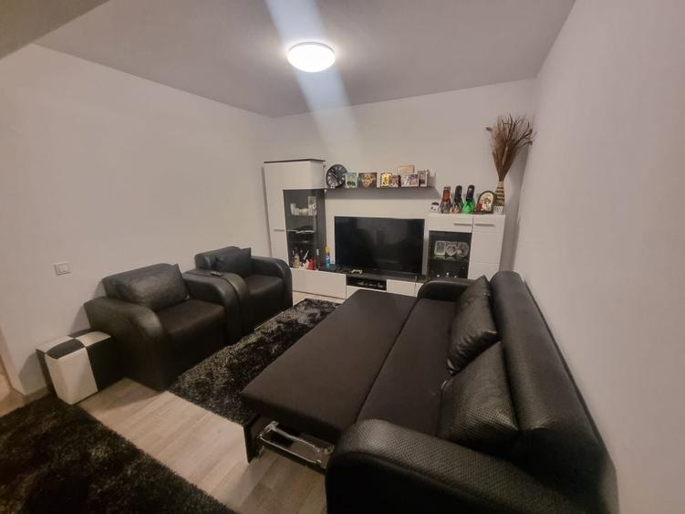 Apartament cu 3 camere în Popoveni