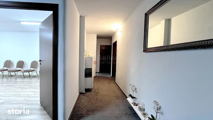 Apartament cu 4 camere în Centrul Civic
