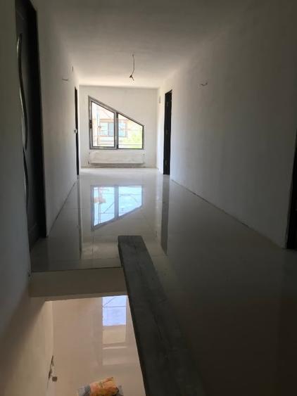 Casă individuală cu 5 camere cu Canalizare în Central
