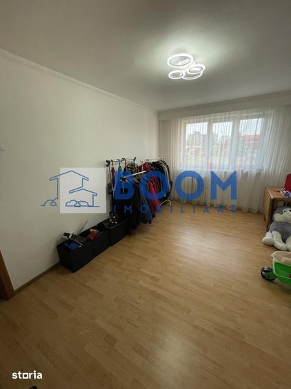 Apartament cu 4 camere decomandat în Ostroveni