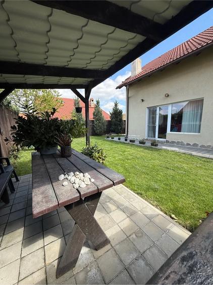 Casă cu 2 camere cu Teren 374 Mp în Central