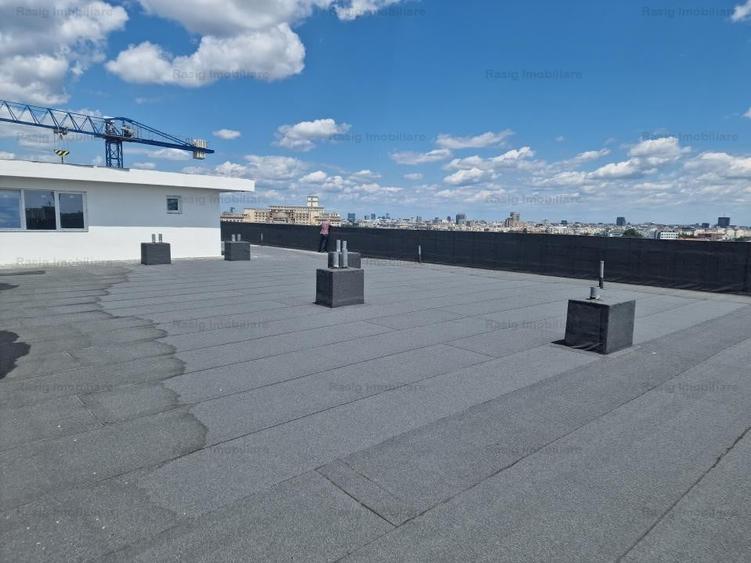 Apartament cu 5 camere decomandat în Parcul Carol