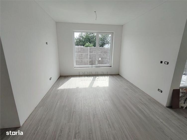 Casă cu 4 camere în Albina