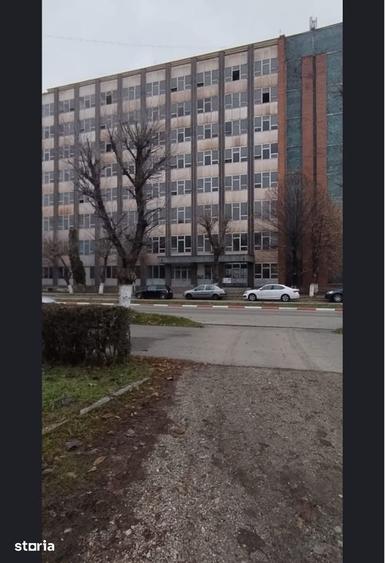 Spațiu comercial, de 6,000 mp, în Central