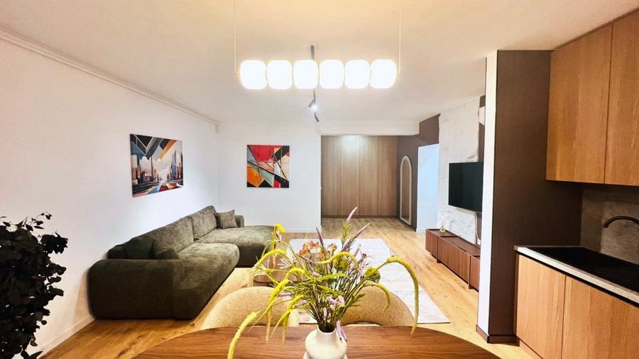 Apartament cu 2 camere semidecomandat, mobilat în Pipera