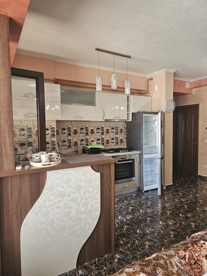 Apartament cu 3 camere, mobilat în Tomis Nord