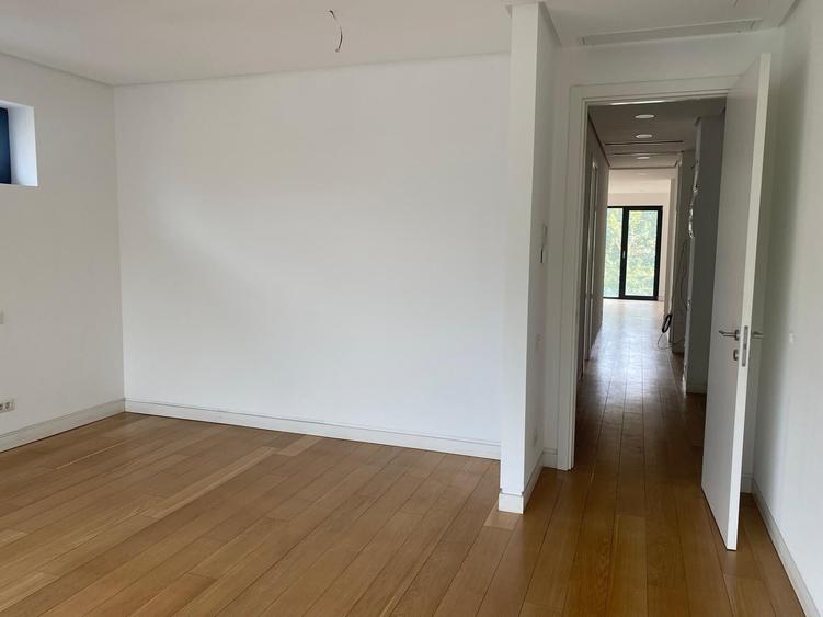 Apartament cu 3 camere semidecomandat în Cotroceni