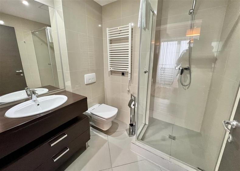 Apartament cu 4 camere decomandat, mobilat în Poiana Brașov