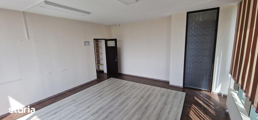 Spațiu comercial, de 240 mp, în Delfinariu