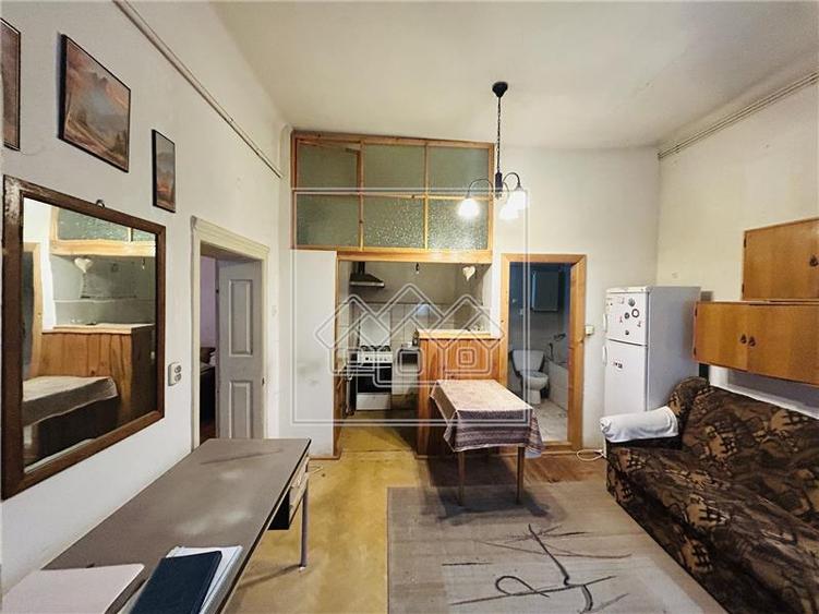 Apartament cu 2 camere nedecomandat în Ultracentral