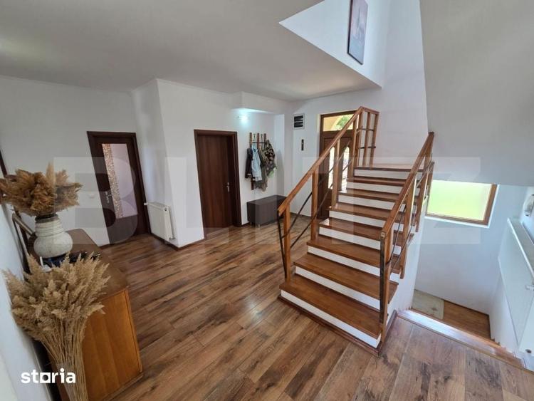 Casă cu 5 camere cu Teren 3000 Mp în Pericei