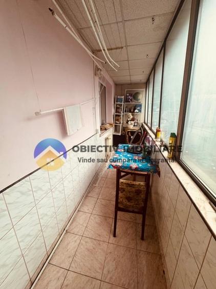 Apartament cu 3 camere decomandat, mobilat în Central