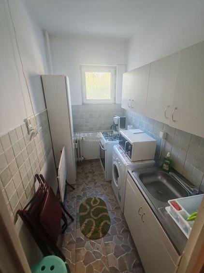 Apartament cu 2 camere semidecomandat, mobilat în Rahova