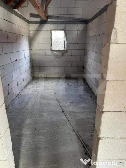 Casă cu 5 camere cu Teren 1000 Mp în Central
