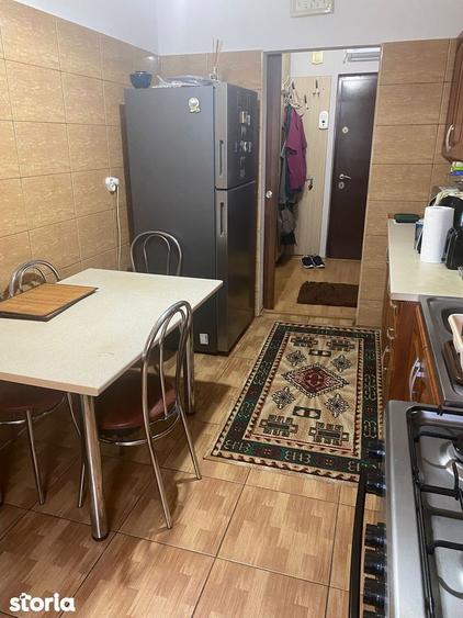 Apartament cu 2 camere decomandat în Km 5