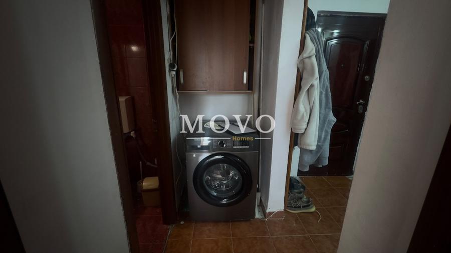 Apartament cu 3 camere decomandat, mobilat în Girocului