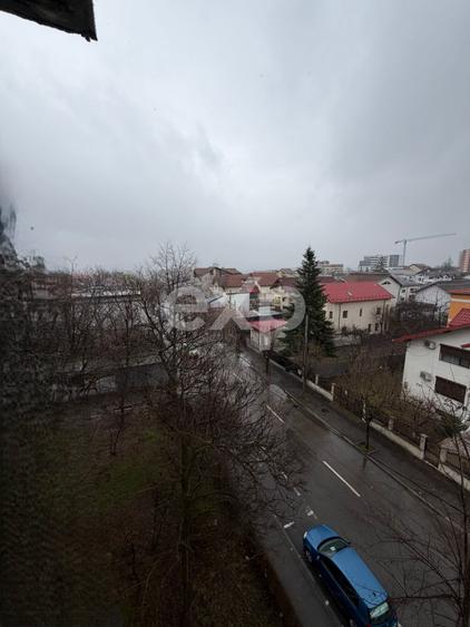 Apartament cu 3 camere decomandat, mobilat în Exercițiu