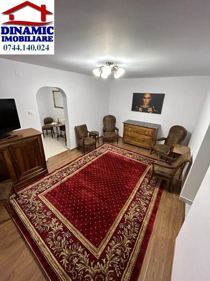 Apartament cu 3 camere decomandat în Central