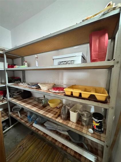 Apartament cu 4 camere decomandat în Micul Dallas