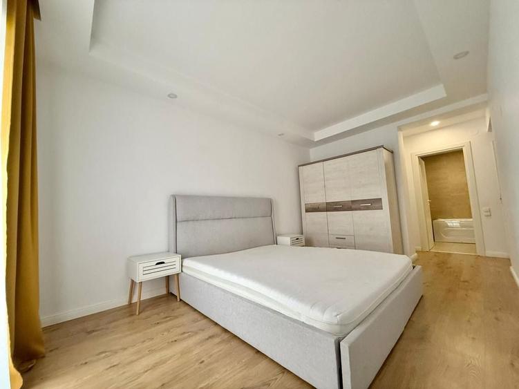 Apartament cu 3 camere decomandat în Ștefăneștii de Jos