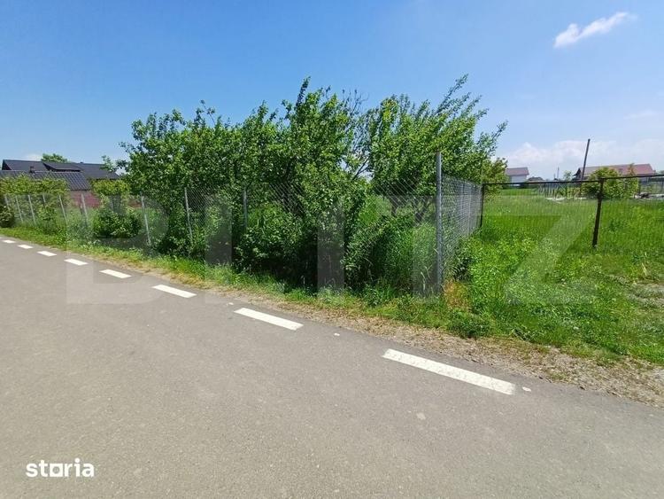 Teren de 7200 mp, în Central