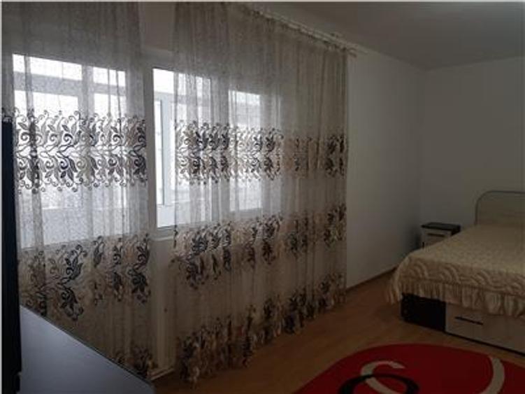 Garsonieră decomandată în 9 Mai