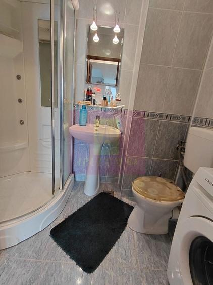 Apartament cu 4 camere decomandat în Dristor