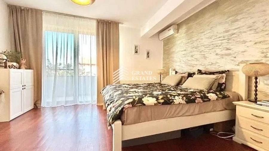 Casă individuală cu 8 camere cu Teren 903 Mp în Otopeni