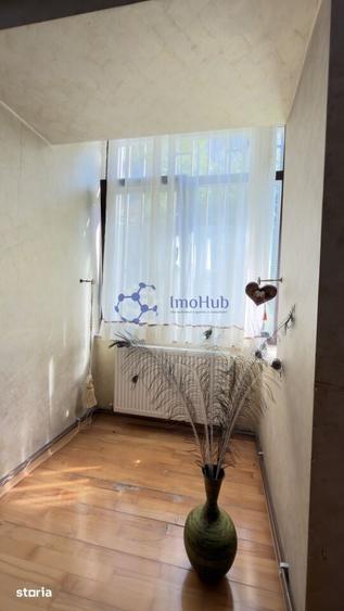 Apartament cu 3 camere semidecomandat în Gară