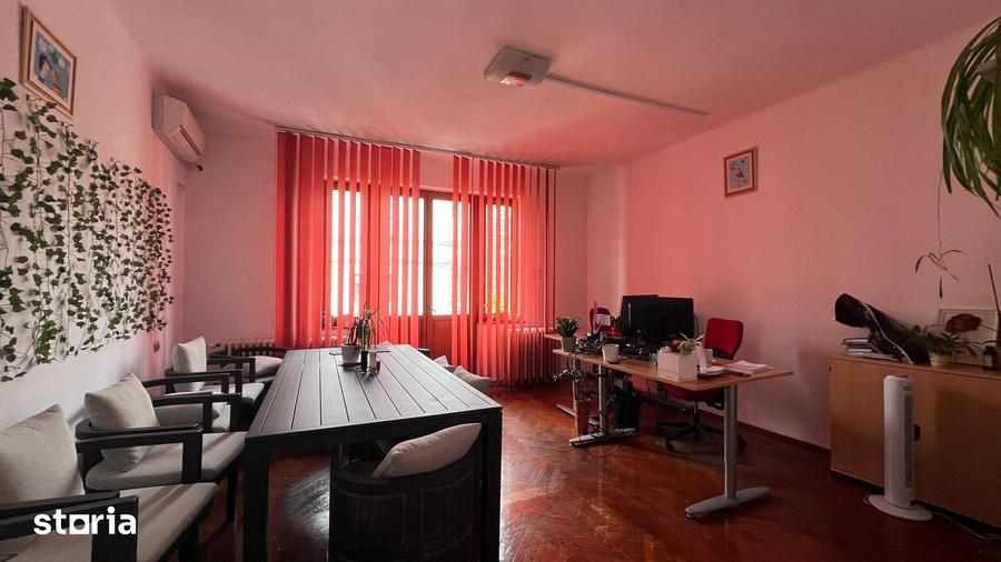 Casă cu 10 camere cu Teren 258 Mp în Cotroceni