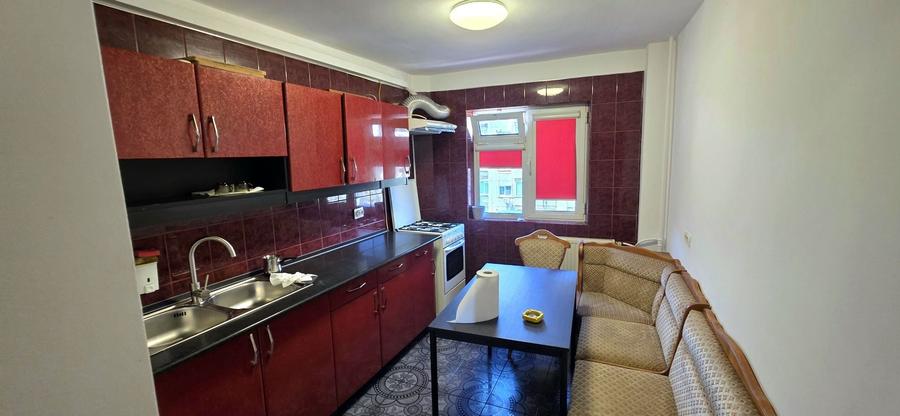 Apartament cu 3 camere decomandat, mobilat în Crângași