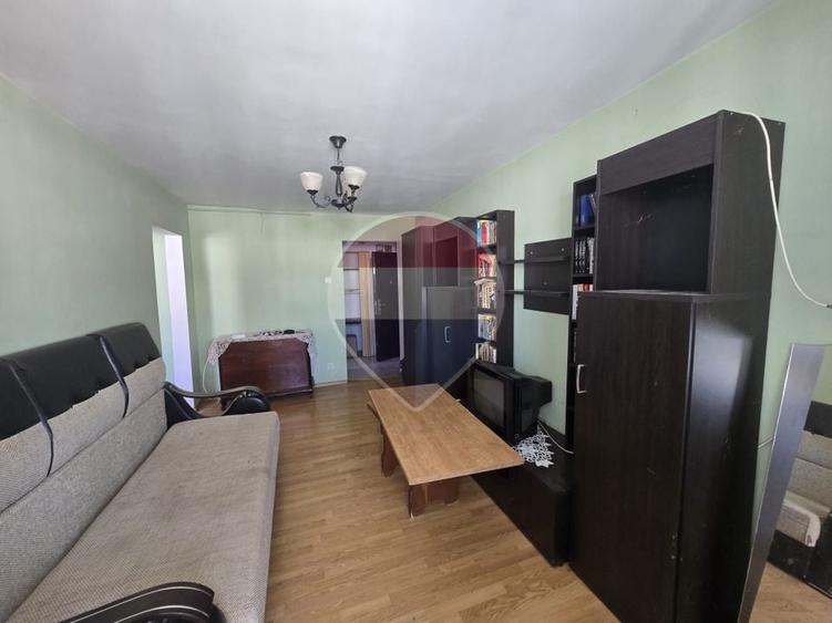 Apartament cu 2 camere semidecomandat în 1 Decembrie 1918