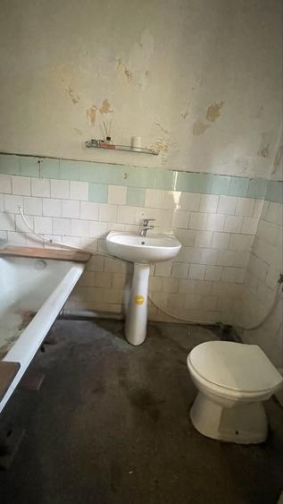Casă cu 3 camere cu Teren 1000 Mp în Central