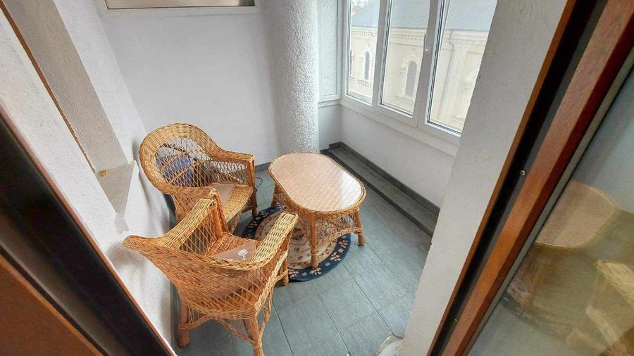 Apartament cu 3 camere decomandat în Gară