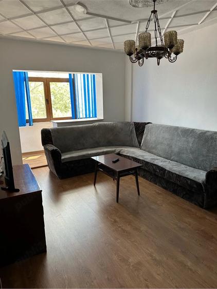 Apartament cu 3 camere decomandat în Sud