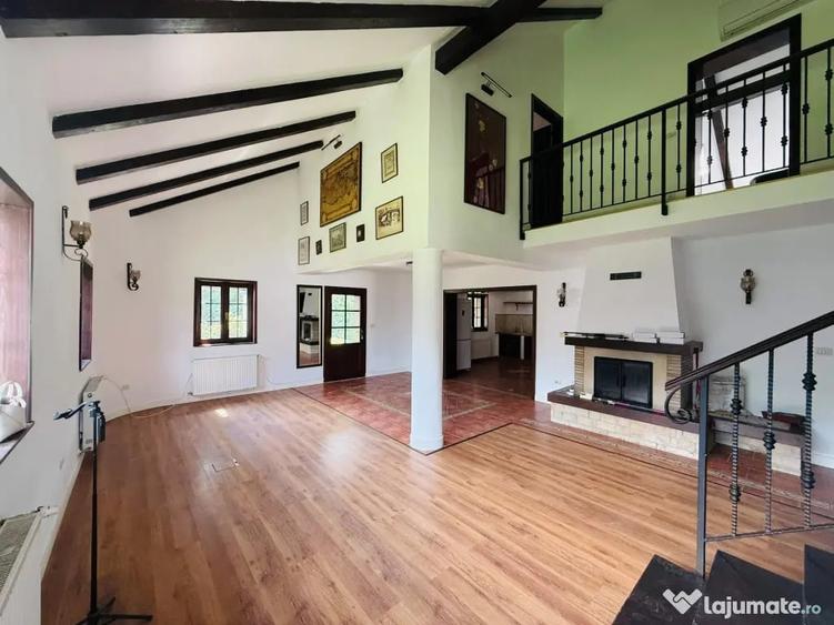 Casă cu 5 camere cu Teren 720 Mp în Sânmihaiu Român