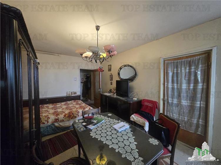 Apartament cu 3 camere decomandat în Drumul Taberei