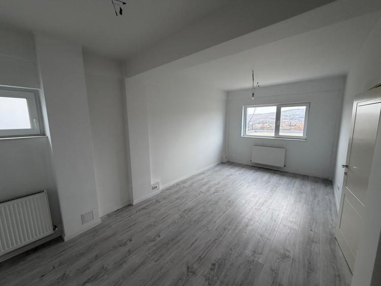 Apartament cu 2 camere decomandat în Bucium