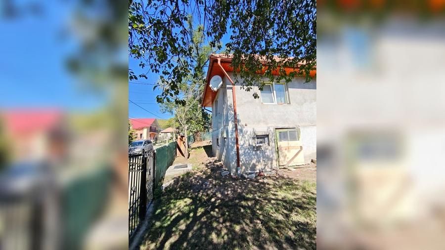 Casă cu 2 camere cu Teren 1457 Mp în Vest