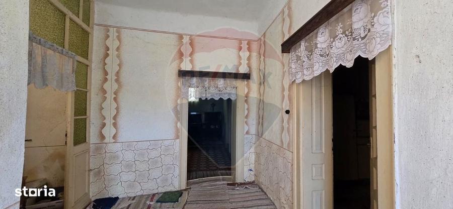 Casă cu 3 camere cu Teren 936 Mp în Socodor