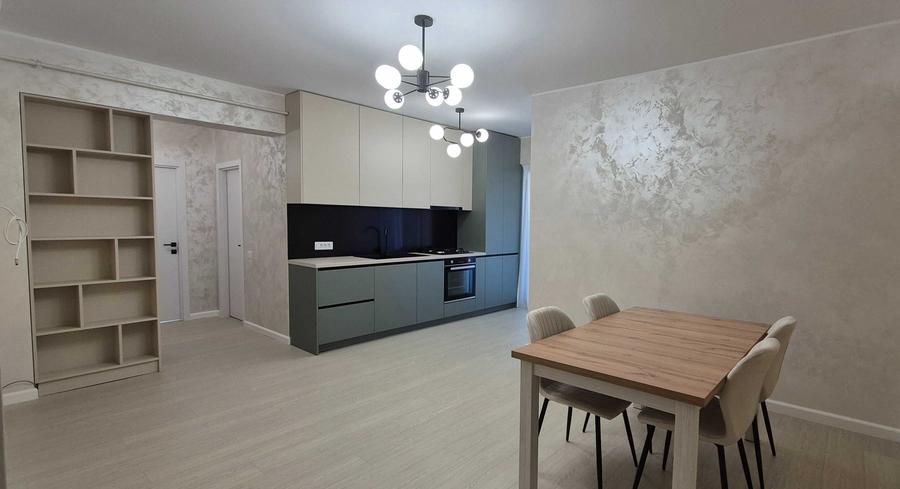 Apartament cu 3 camere decomandat în Exterior Vest